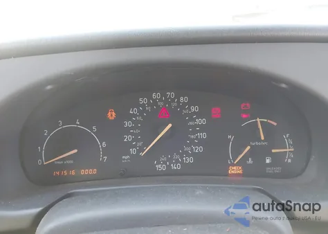 1997 Saab 900 Se z USA, uszkodzony, nr VIN YS3DF35N0V2037432